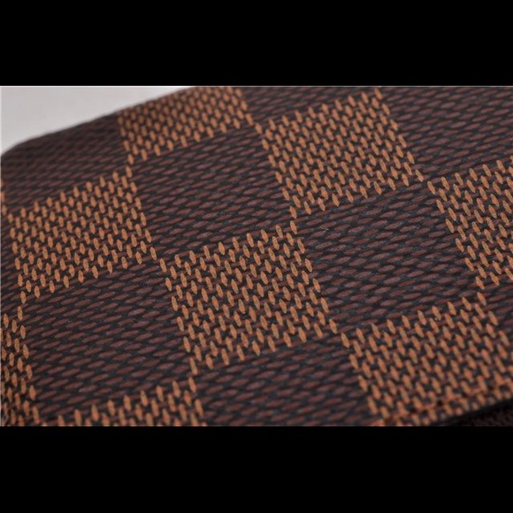 SOLD - Authentic Louis Vuitton keychain card pouch - Picture 15 of 16